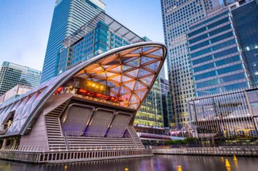 Top 5 takeaway restaurants near Pontoon Dock